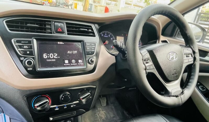 
								Hyundai i20 Sports full									
