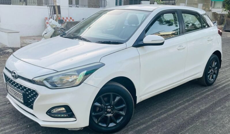 
								Hyundai i20 Sports full									