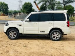 Mahindra Scorpio S10