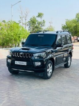 Mahindra Scorpio S11